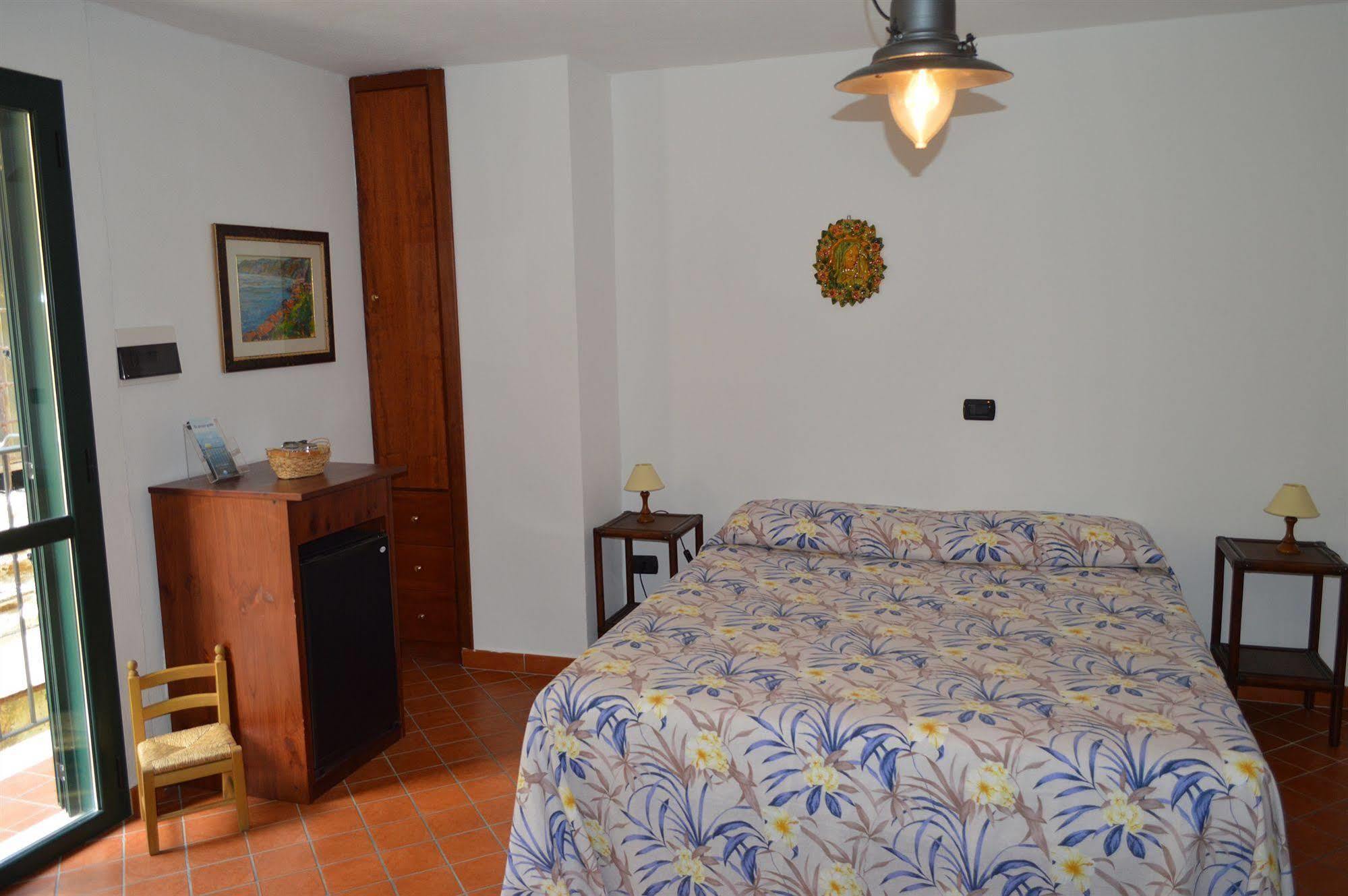 Le Piccole Grotte Bed & Breakfast Scilla Eksteriør bilde
