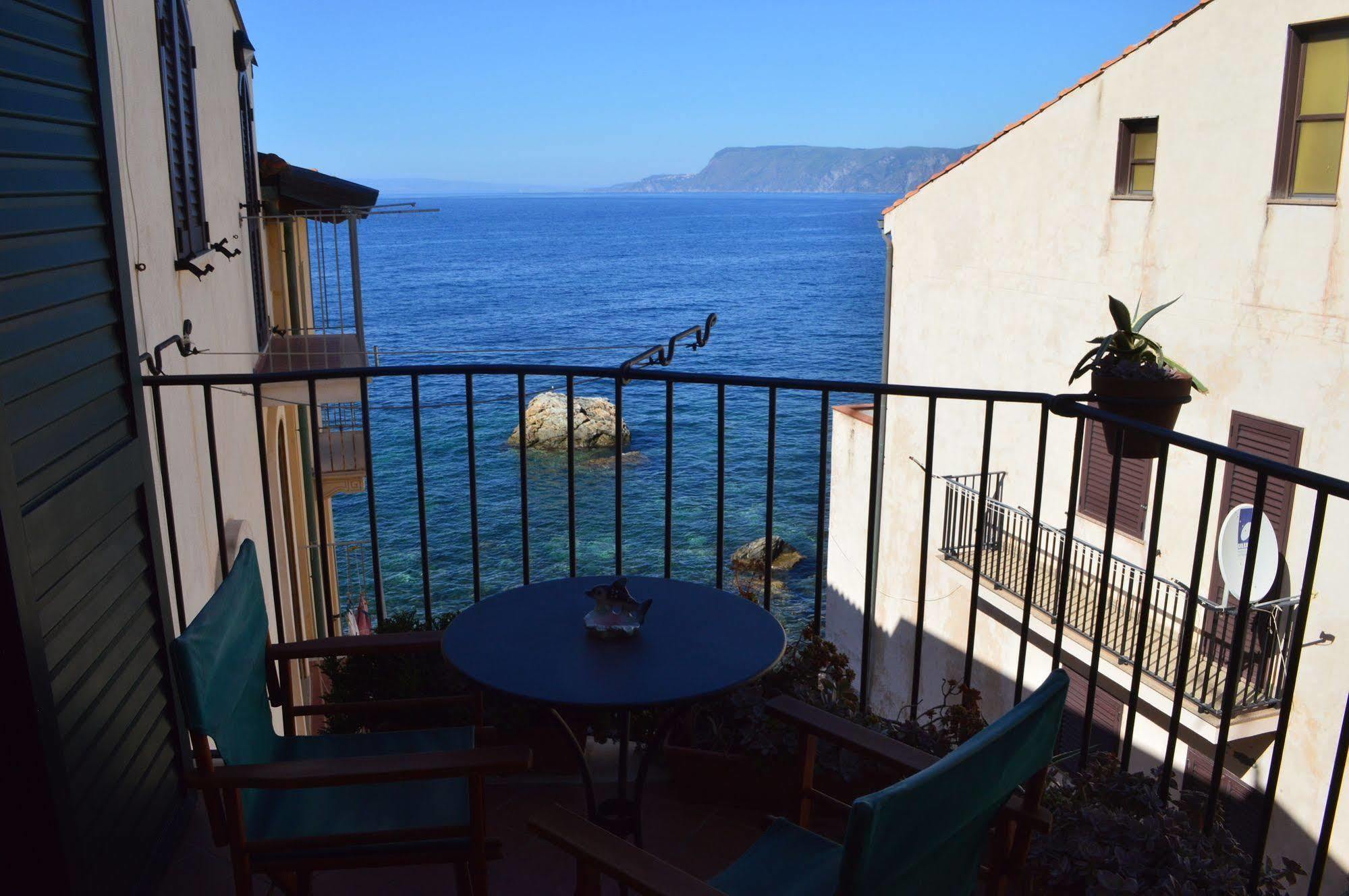 Le Piccole Grotte Bed & Breakfast Scilla Eksteriør bilde